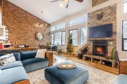 The Gondola Chalet - Image 2